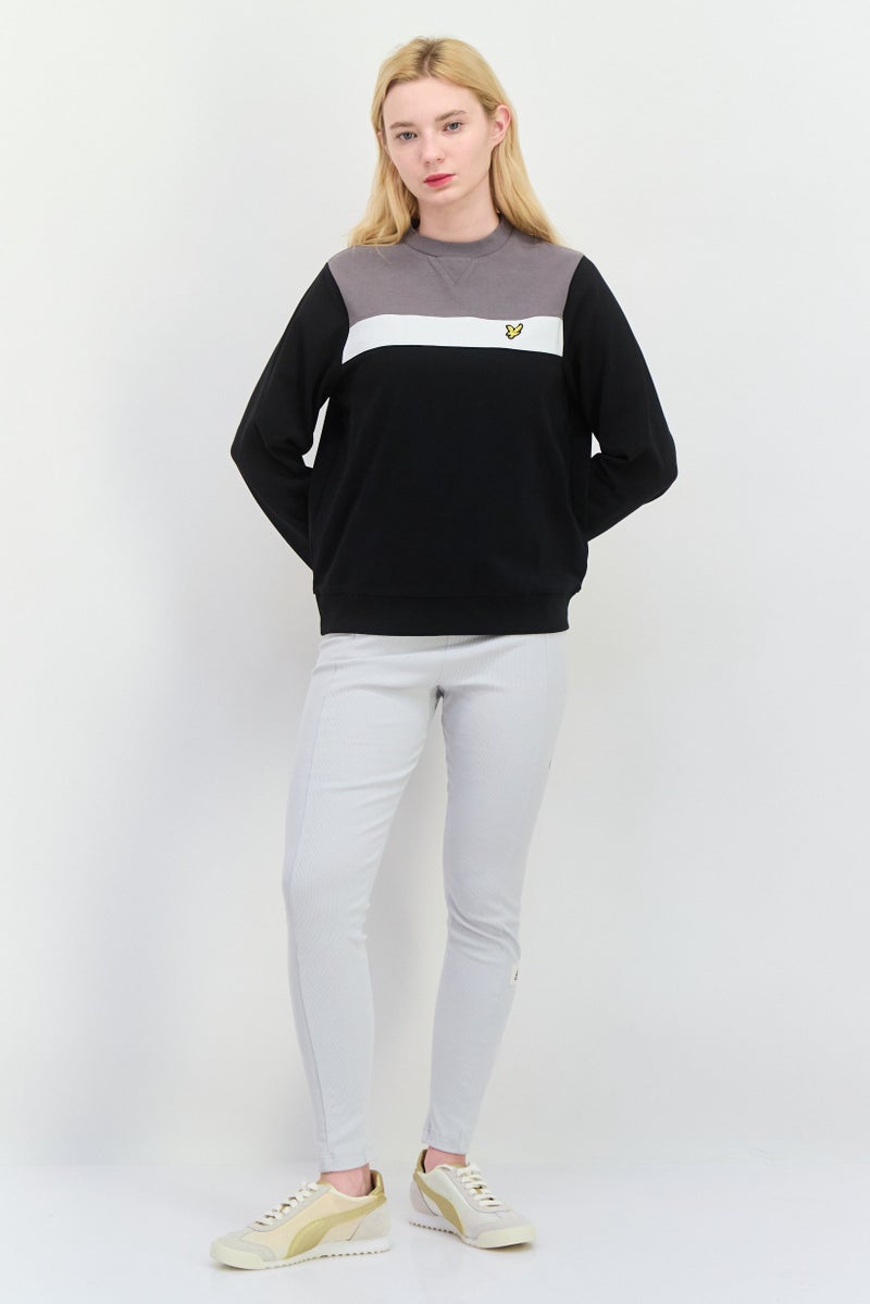 Lyle & Scott سويت شيرت نسائي بياقة دائرية بشعار مطرز، أسود - Image 4