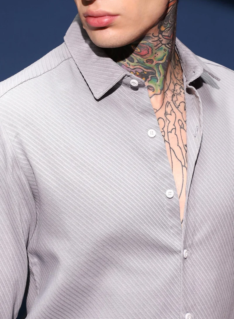 Campus Sutra Men's Coin Grey Slanted-Trough Shirt For Casual Wear | Spread Collar | Long Cuffed Sleeves | Button Closure | Shirt Crafted With Comfort Fit For Everyday Wear