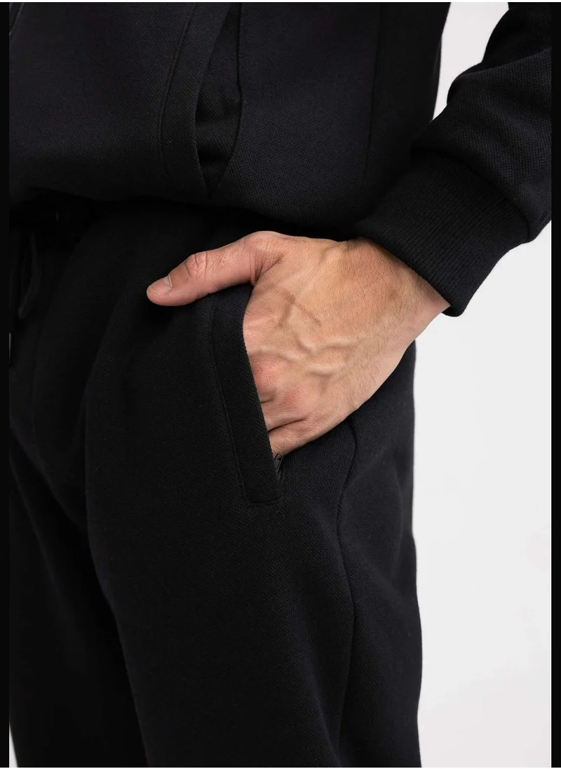 ديفاكتو Man Slim Fit Knitted Trousers