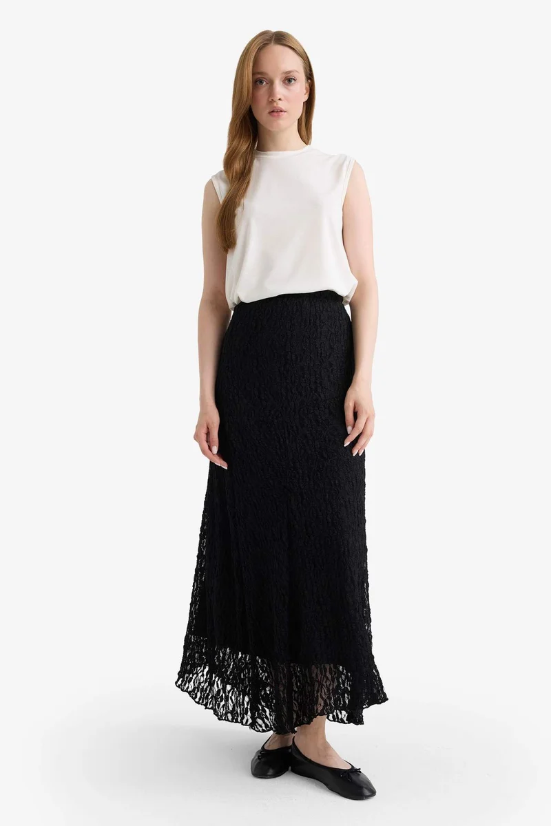 ديفاكتو Asymmetric Lace Knitted Skirt