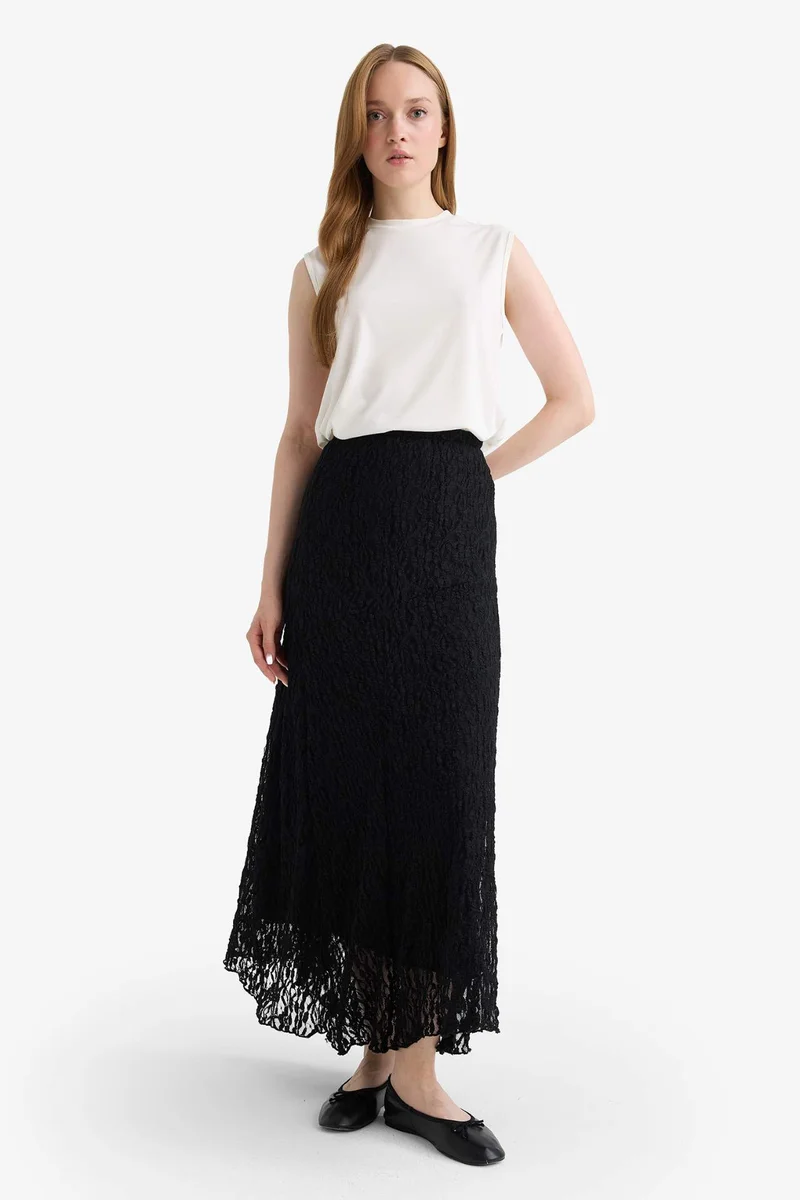 ديفاكتو Asymmetric Lace Knitted Skirt