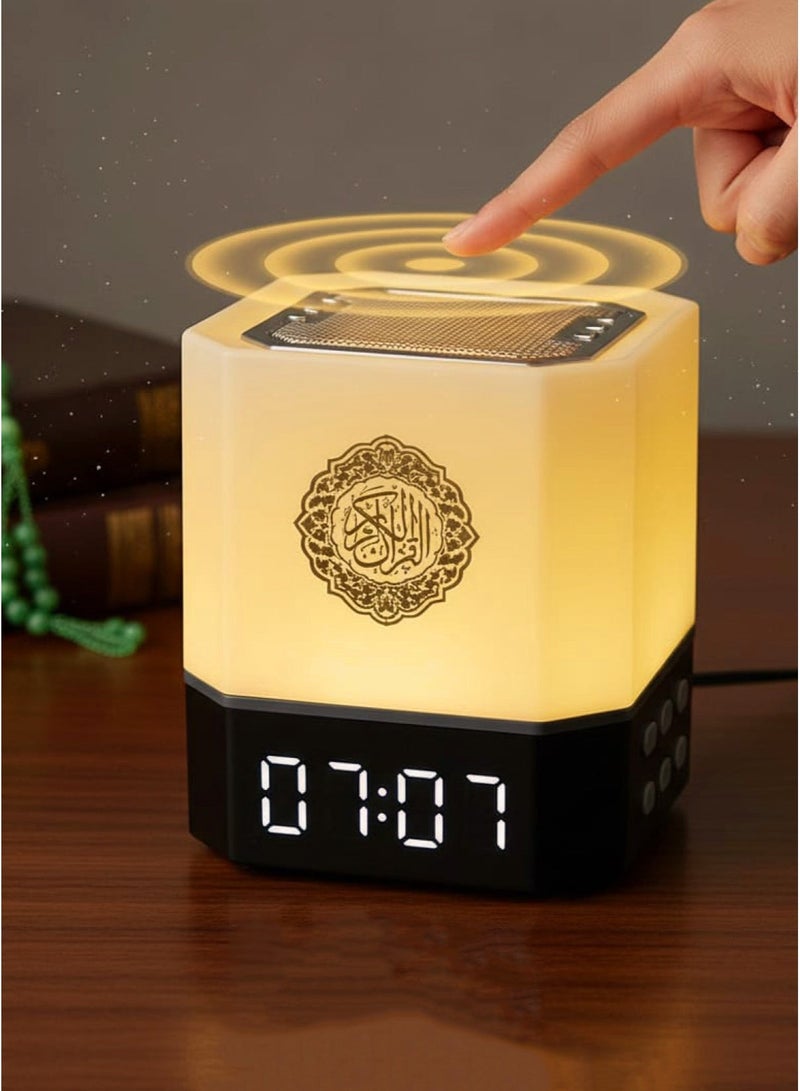 سكوير مكبر صوت صغير بتقنية البلوتوث الذكي ثلاثي الأبعاد مع مصباح LED، يحتوي على 7 ألوان للإضاءة، تحكم عن بعد، ذاكرة مدمجة لتخزين القرآن الكريم والأدعية، استماع للقرآن بصوت مشاهير القراء، بطارية قوية وسريعة الشحن - Image 1