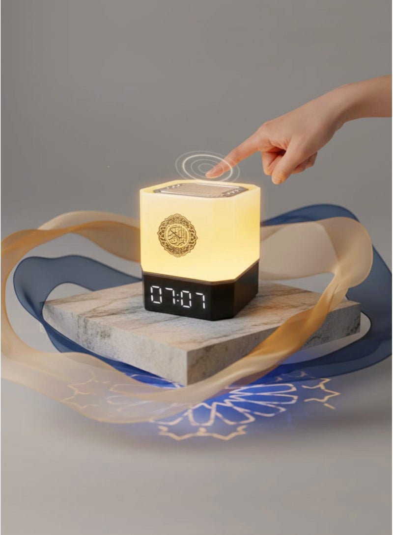 سكوير مكبر صوت صغير بتقنية البلوتوث الذكي ثلاثي الأبعاد مع مصباح LED، يحتوي على 7 ألوان للإضاءة، تحكم عن بعد، ذاكرة مدمجة لتخزين القرآن الكريم والأدعية، استماع للقرآن بصوت مشاهير القراء، بطارية قوية وسريعة الشحن - Image 4