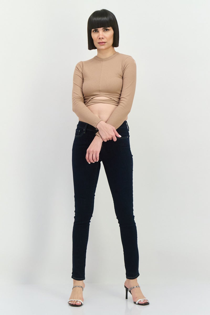 Levi's جينز دنيم ضيق للنساء، قابل للتمدد، لون أزرق داكن - Image 4