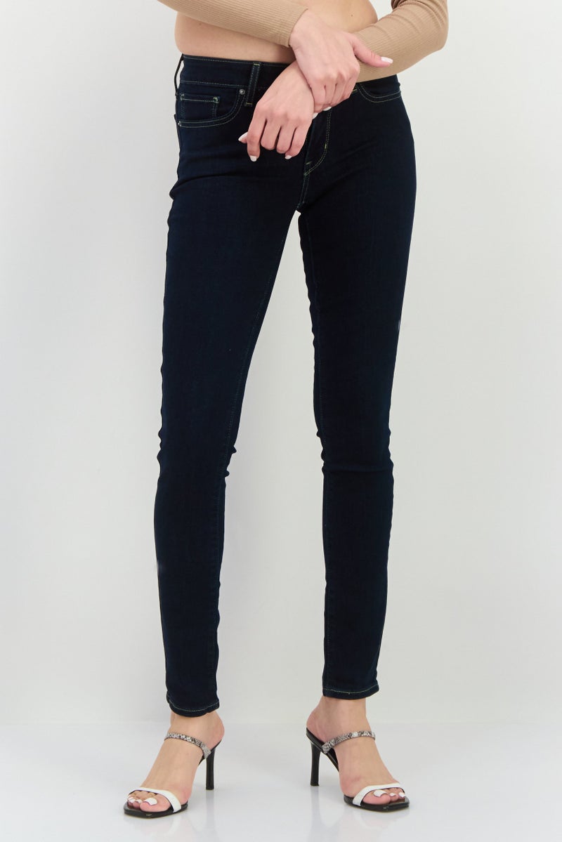 Levi's جينز دنيم ضيق للنساء، قابل للتمدد، لون أزرق داكن - Image 1