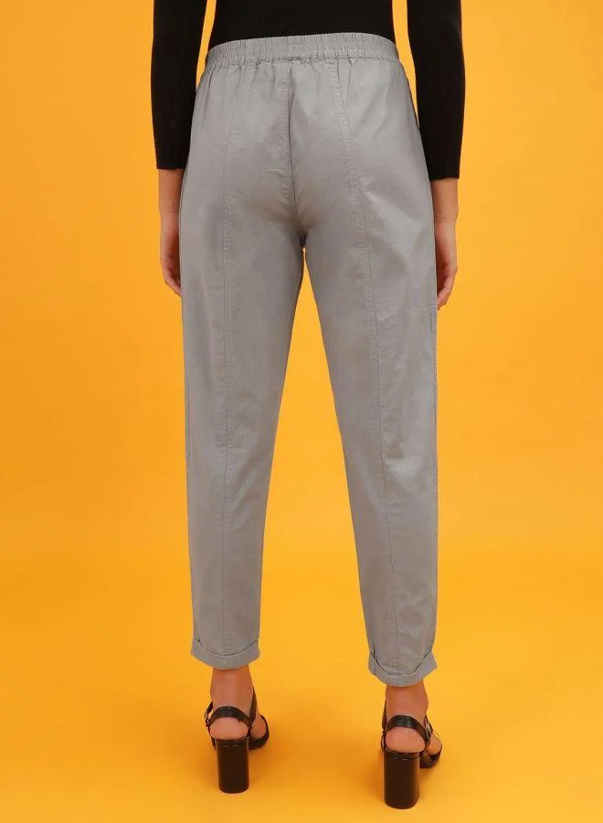 مرفوعة Women Regular Fit Solid Mid-Rise Pants