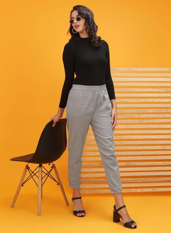 مرفوعة Women Regular Fit Solid Mid-Rise Pants