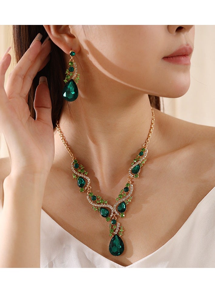 Two-piece crystal necklace earrings set, bridal jewelry set. - https://f.nooncdn.com/p/pzsku/Z8413597C068B8E713769Z/45/_/1734164699/959a7c4d-14c9-4656-8409-fd45f21c2877.jpg?format=jpg&width=original