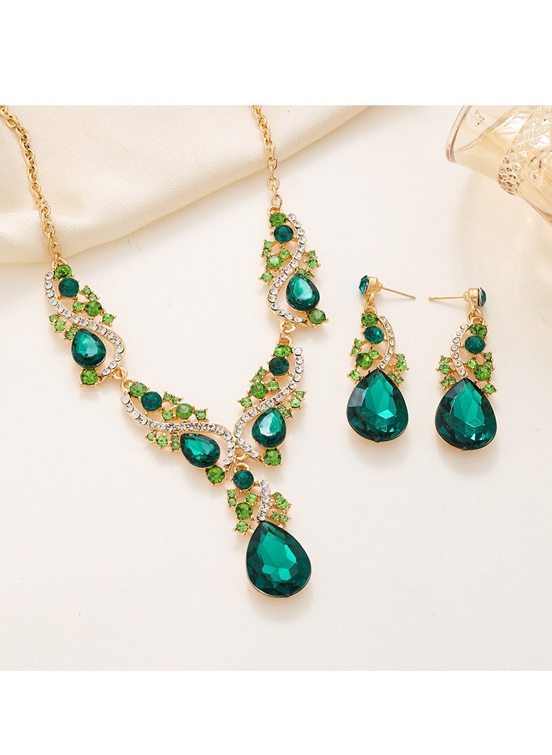 Two-piece crystal necklace earrings set, bridal jewelry set. - https://f.nooncdn.com/p/pzsku/Z8413597C068B8E713769Z/45/_/1734164719/a68e42c6-1287-450a-b4b9-be1bbe4c37b2.jpg?format=jpg&width=original