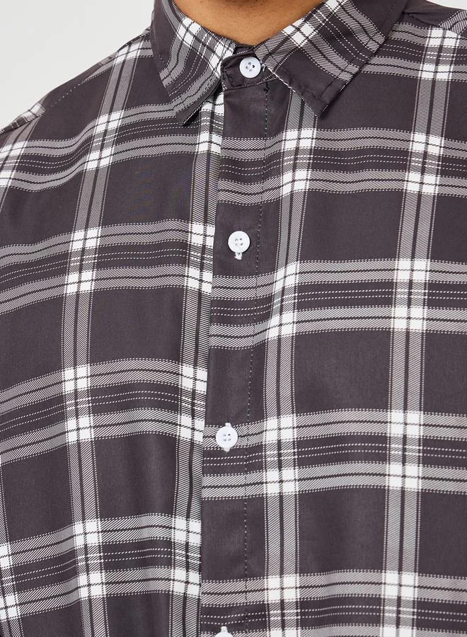ستايلي Plaid Check Oversized Shirt with Button Placket