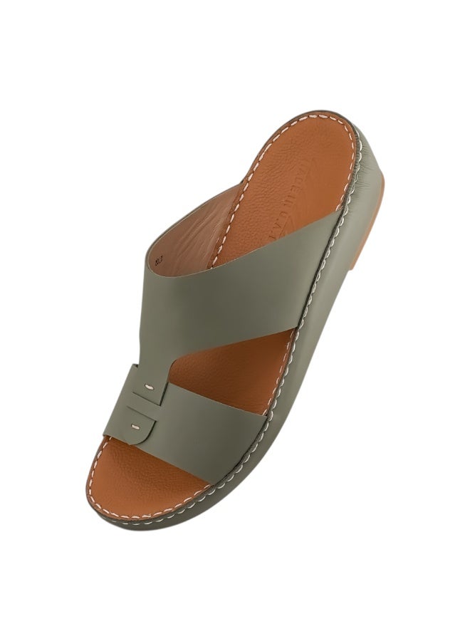 إيت صندل عربي يدوي الصنع للرجال من AET | شبشب رجالي خارجي | شبشب مفتوح الأصابع للاستخدام اليومي | جلد عربي أصلي ناعم بالكامل | تصميم جديد | نعل داخلي بلون بني فاتح | مريح وخفيف الوزن - Image 3