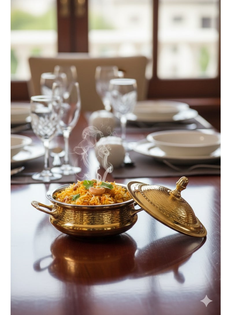 حلة تقديم من النحاس المصقول – بغطاء زخرفي ومقابض جانبية - Image 5