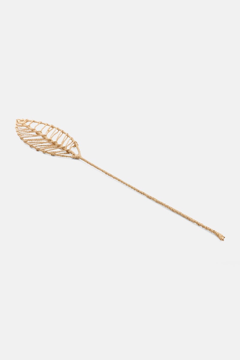 Muy Mucho Corn Husk And Iron Leaf Decorative Accents, Light Beige - Image 1