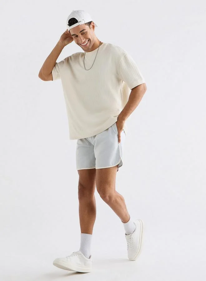 Splash FAV Shorts with Pockets and Piping Detail