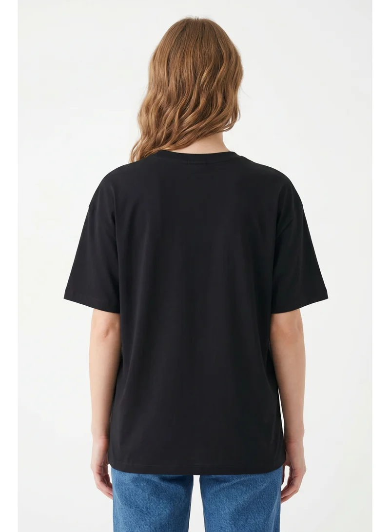 ديزني Disney Mickey Vintage Badge Women’s Oversized Drop Shoulder T-Shirt