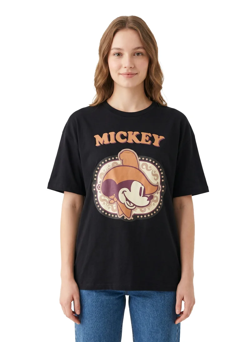 ديزني Disney Mickey Vintage Badge Women’s Oversized Drop Shoulder T-Shirt