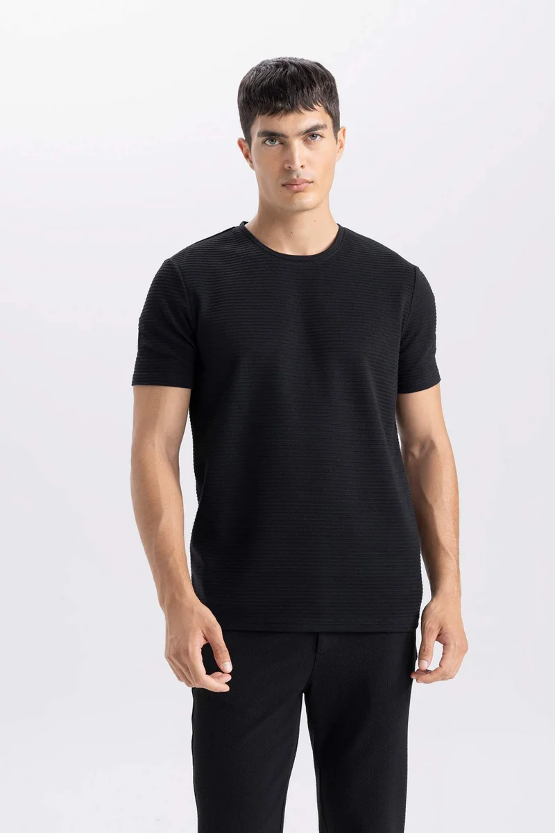 ديفاكتو Slim Fit Crew Neck Short Sleeve T-Shirt