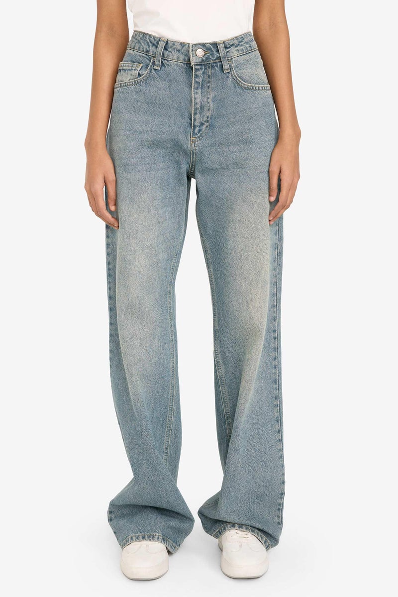 ديفاكتو بنطلون جينز قصة مستقيمة واسعة وخصر عالي - Image 5