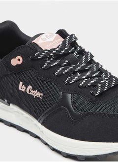 Lee Cooper أحذية رياضية منخفضة الكاحل للنساء بطبعة شعار مع إغلاق لرباط الحذاء  - Image 5