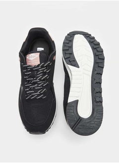 Lee Cooper أحذية رياضية منخفضة الكاحل للنساء بطبعة شعار مع إغلاق لرباط الحذاء  - Image 4