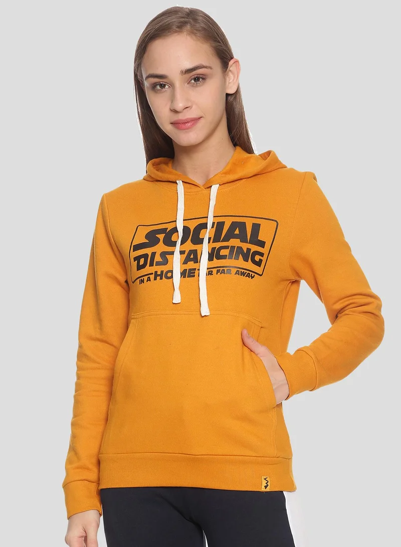 كامبوس سوترا هودي نسائي أصفر خردلي بطبعة تباعد اجتماعي