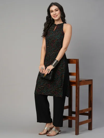 globus Women Keyhole Halter Neck Ethnic Print Straight Kurta With Mid-Rise Pants Fusion Set