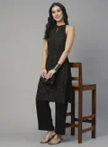 جلو باص Black