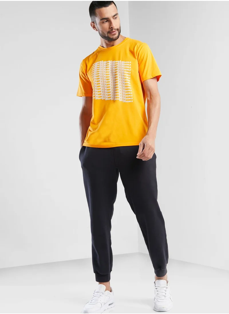 الإمارات Slogan Graphic T-Shirt