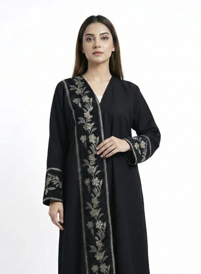 عبايات حوراء عباية سوداء بتطريزات ذهبية على الكم و طول العباية - Image 4