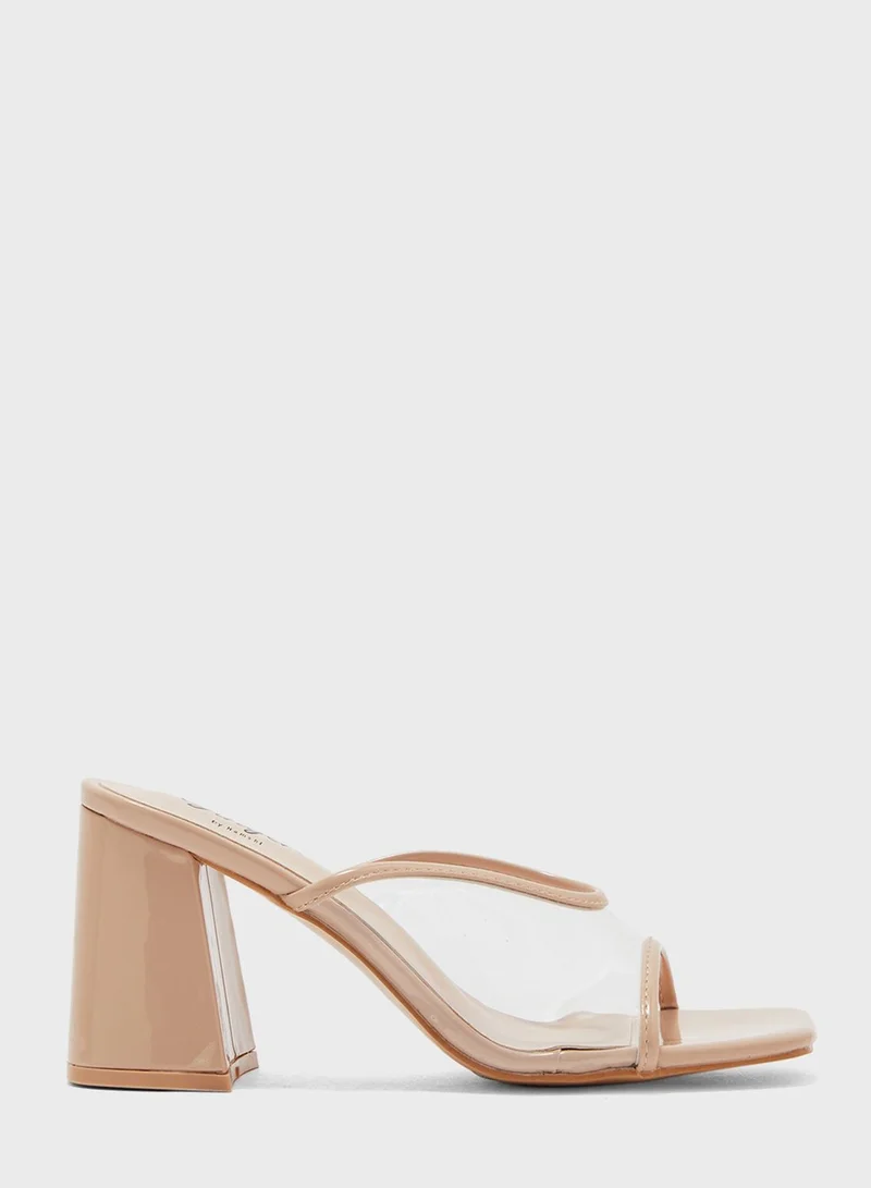 جينجر Metallic Trim Clear Strap Mule Sandal