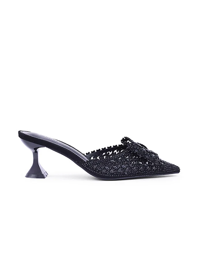 Stylish heel shoes that elevate any outfit.