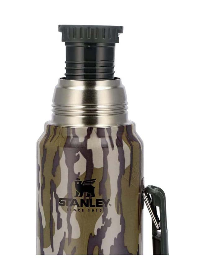 Stanley Stanley Classic Legendary Bottle 1L / 1.1QT Mossy Oak Bottomland  - Image 3