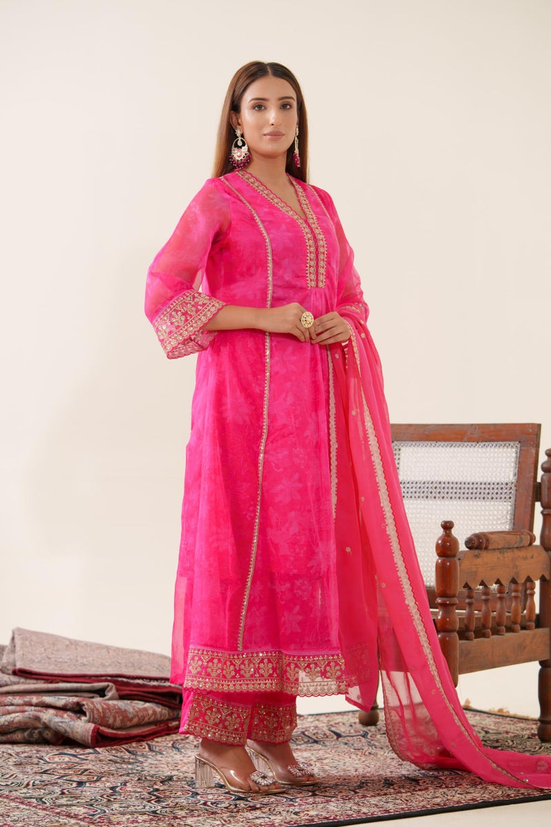 Kaari Women's Embroidered Kurti Set with Dupatta | Ethnic Suits with Embellished Dupatta | Everyday and Festive Kurti Set for Women|Rani|M - Image 4