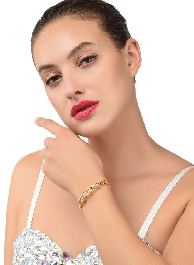 Zaveri Pearls سوار زافيري بيرلز المرصع بأحجار الزركونيا المكعبة بتصميم زهري قابل للفتح للنساء - ZPFK4800 - Image 4