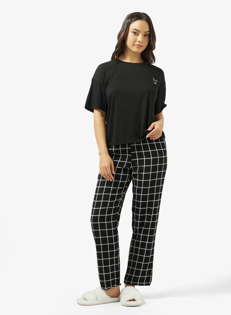 جينجر طقم بيجامة وتيشيرت بقصة مريحة - Image 5