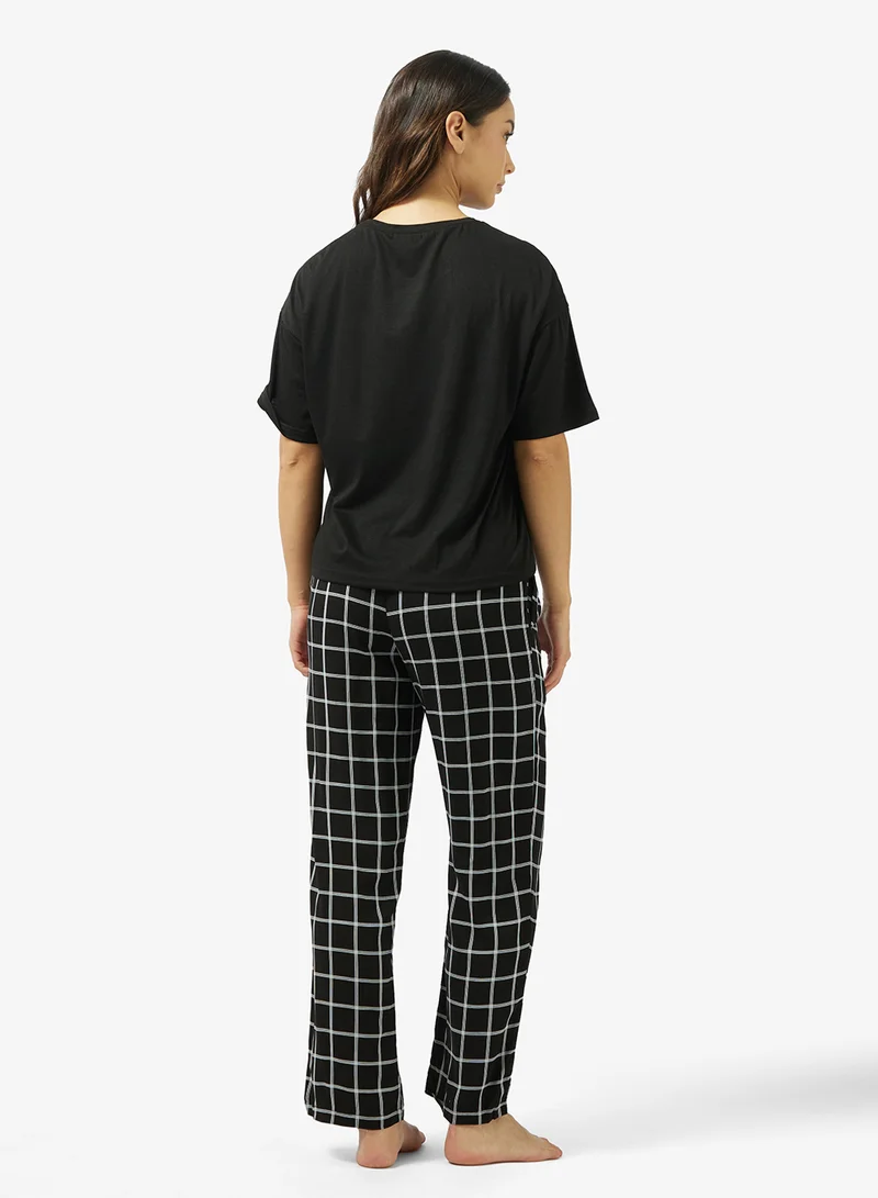 جينجر Relaxed Fit T-shirt & Pyjam Set