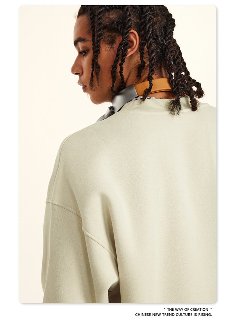 بى طقم هودي جديد من ماركة أمريكية عصرية لعام ٢٠٢٥، مكون من قطعتين: هودي بأكمام طويلة مبطن بالفرو وياقة دائرية، وبنطال رياضي بقصة مستقيمة، طقم كاجوال للجنسين (لون الكثبان الرملية). - Image 4