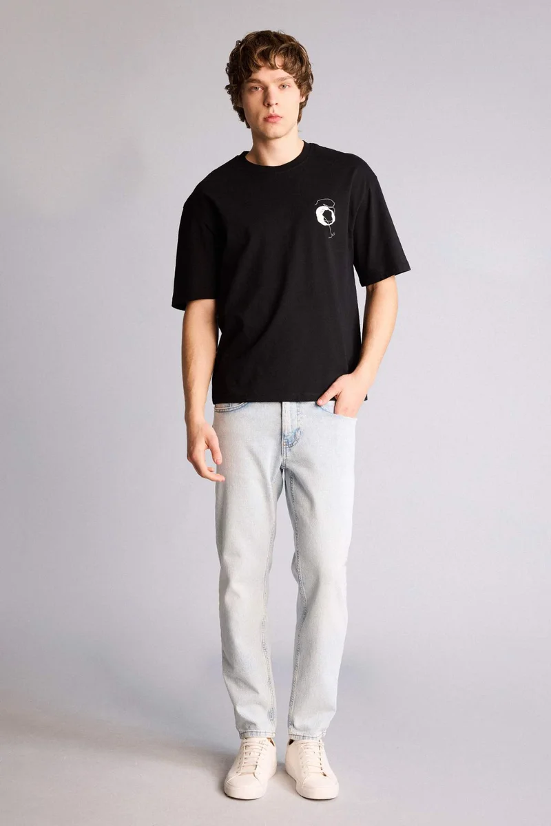 ديفاكتو Boxy Fit Printed Short Sleeve T-Shirt