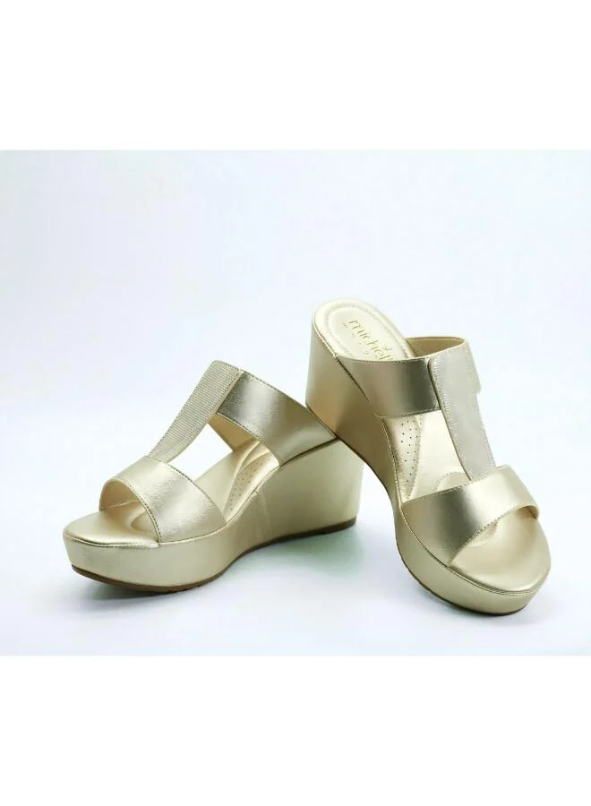 092-3119 Michelle Morgan Women's T Bar Wedge Heel Sandals 514RJ338 Gold