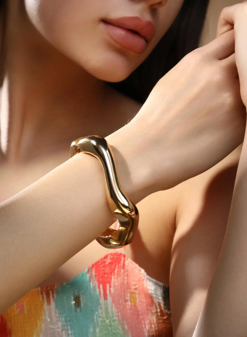 SOHI  Wavy Sculptural Bangle for Women | Best Price UAE