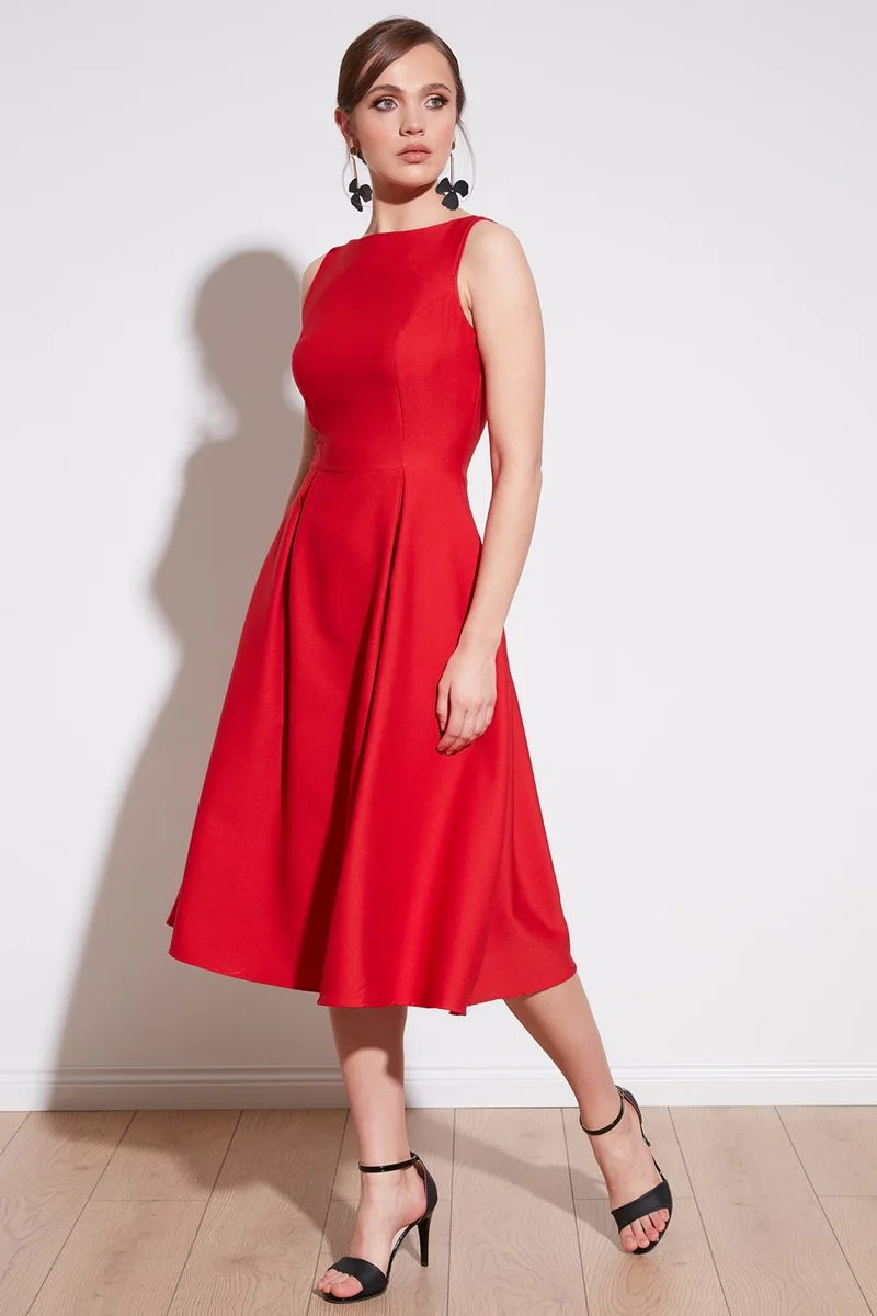 ليلا Sleeveless Flare Dress