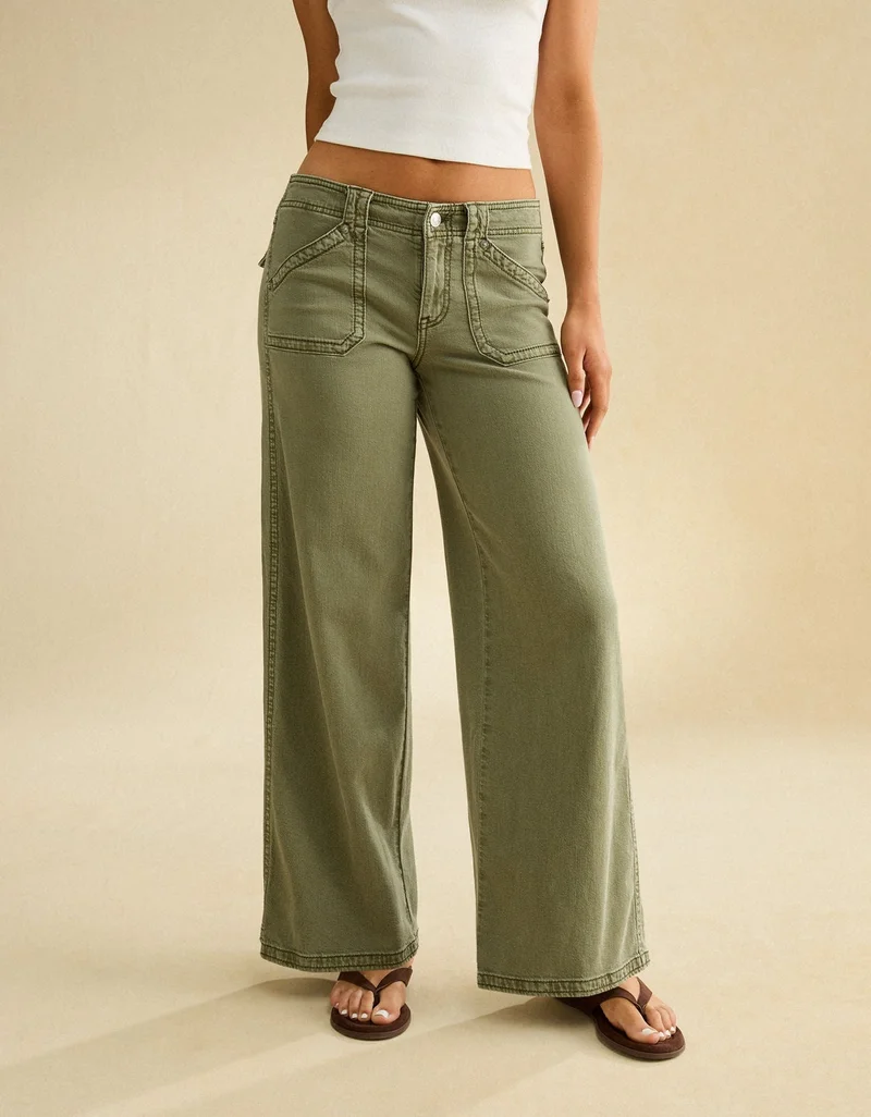 American Eagle AE Low-Rise Ultra Wide-Leg Pant