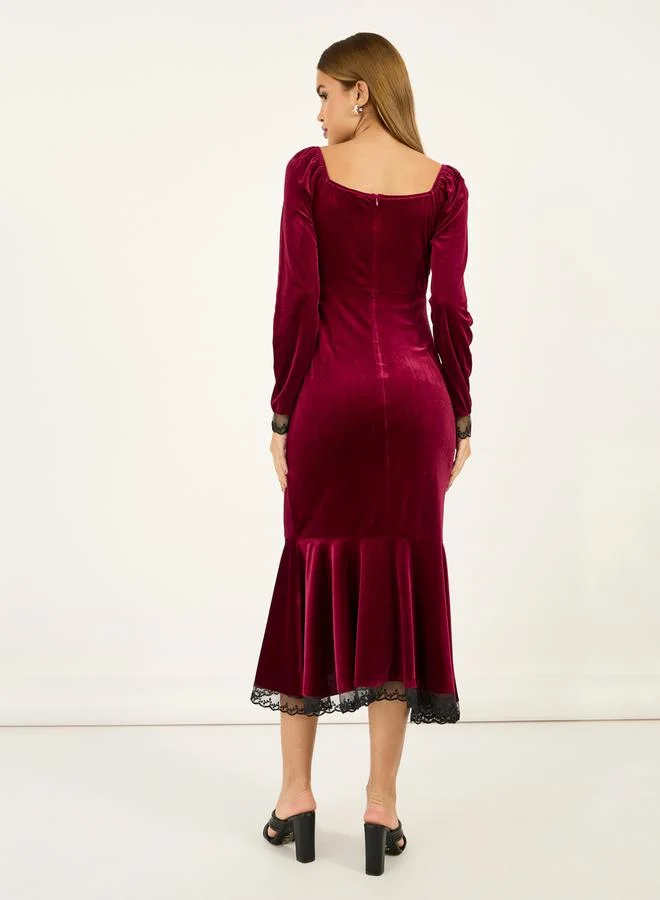 Styli Styli Velvet Look Sweetheart Neck Sheath Midi Dress