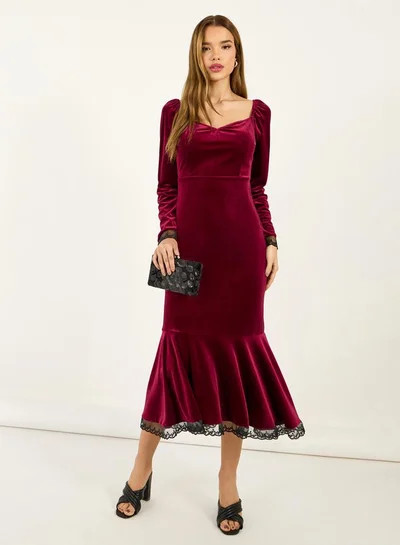 Styli Velvet Look Sweetheart Neck Sheath Midi Dress