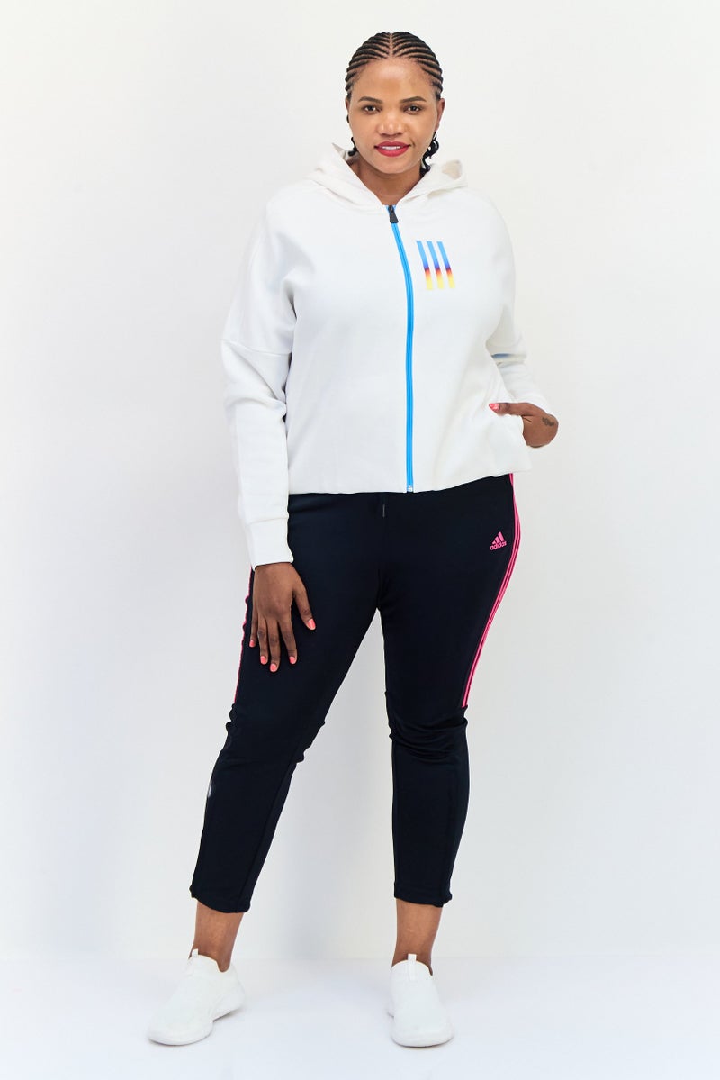 Adidas سويت شيرت بغطاء رأس بأكمام طويلة للنساء بحجم كبير، أبيض - Image 4