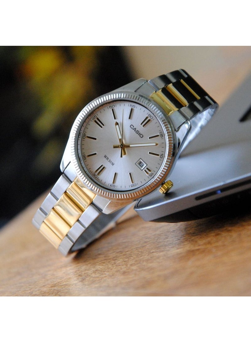 كاسيو ساعة كاسيو كوارتز للرجال، شاشة تناظرية وسوار من الفولاذ المقاوم للصدأ MTP-1302PSG-7A - Image 2