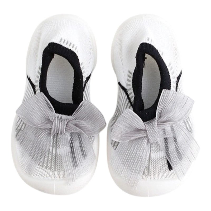 Genaric Newborn baby shoes, easy to put on for little girls, m543 - Image 1