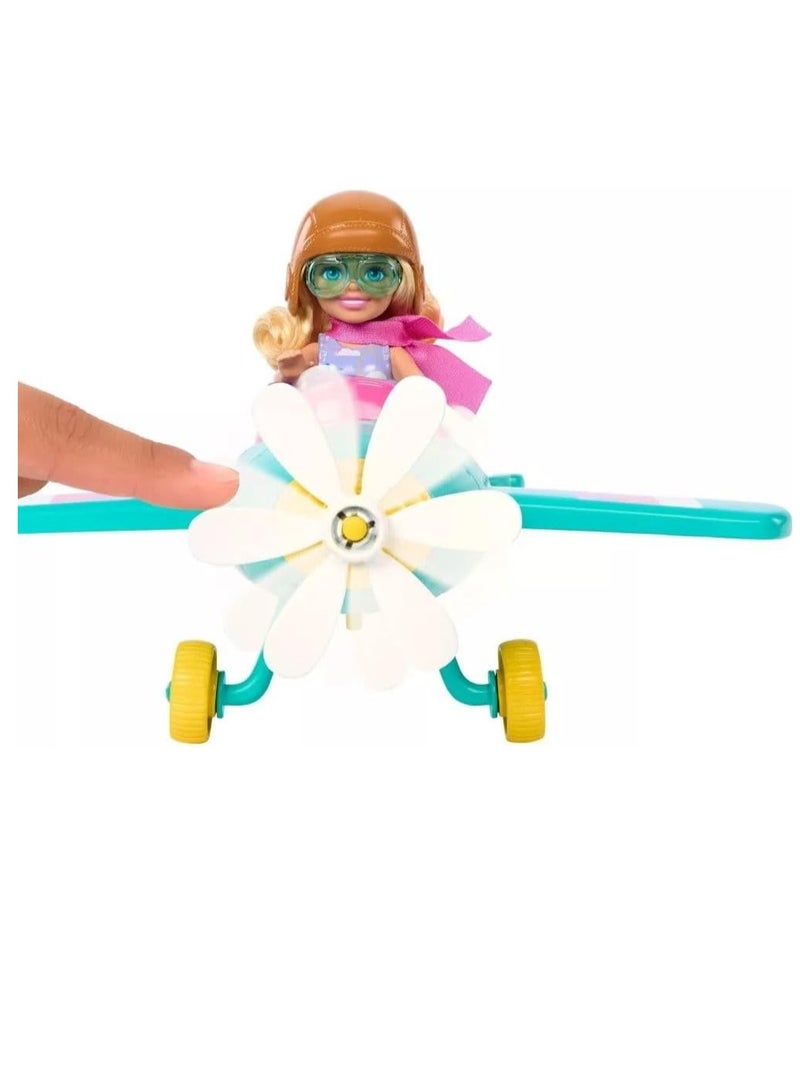 باربي تشيلسي يمكن أن تكون... دمية طائرة ومجموعة لعب، وطائرة بمقعدين مع مروحة دوارة و7 ملحقات - Image 2