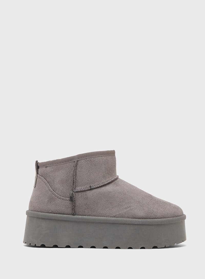 ترافل من نمشي بوت للكاحل بكعب سميك من جلد الغزال - Image 1