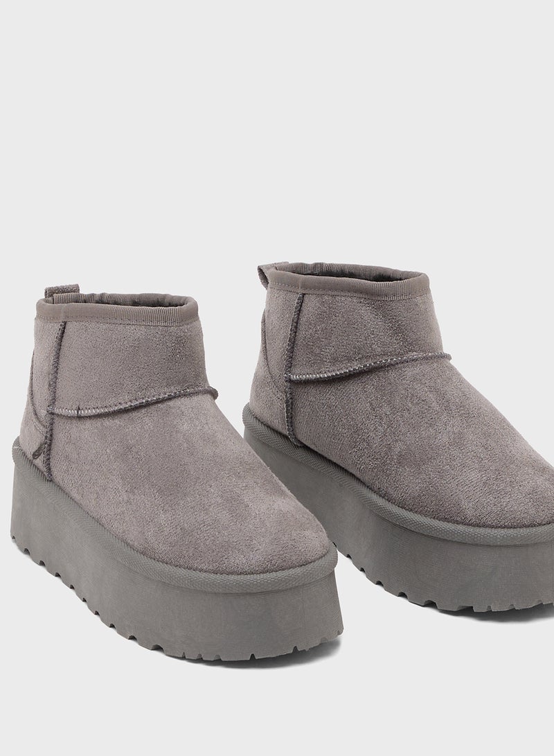 ترافل من نمشي بوت للكاحل بكعب سميك من جلد الغزال - Image 4